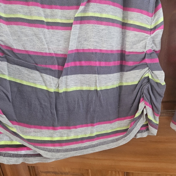 Liz Lange Maternity Women's Top - Picture 6 of 7